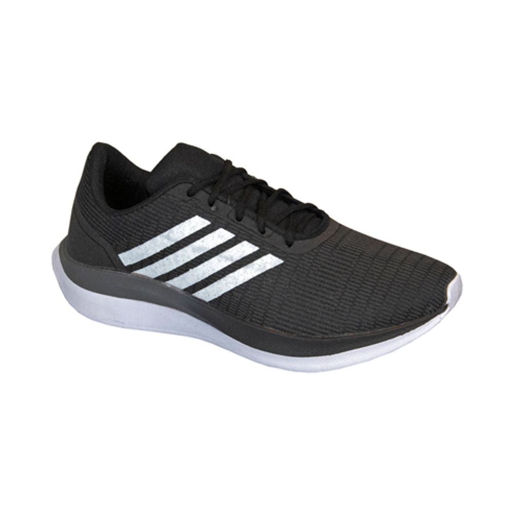 tenis preto com risco branco do lado